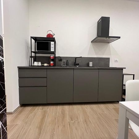 Citywise Vittorio - Independent Apartment Near Bari Central Station מראה חיצוני תמונה