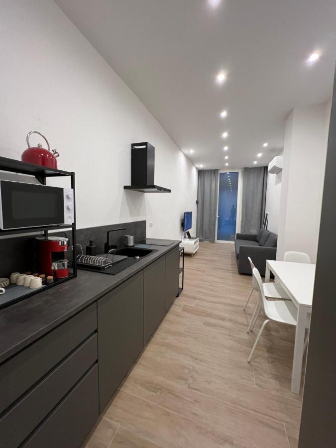 Citywise Vittorio - Independent Apartment Near Bari Central Station מראה חיצוני תמונה