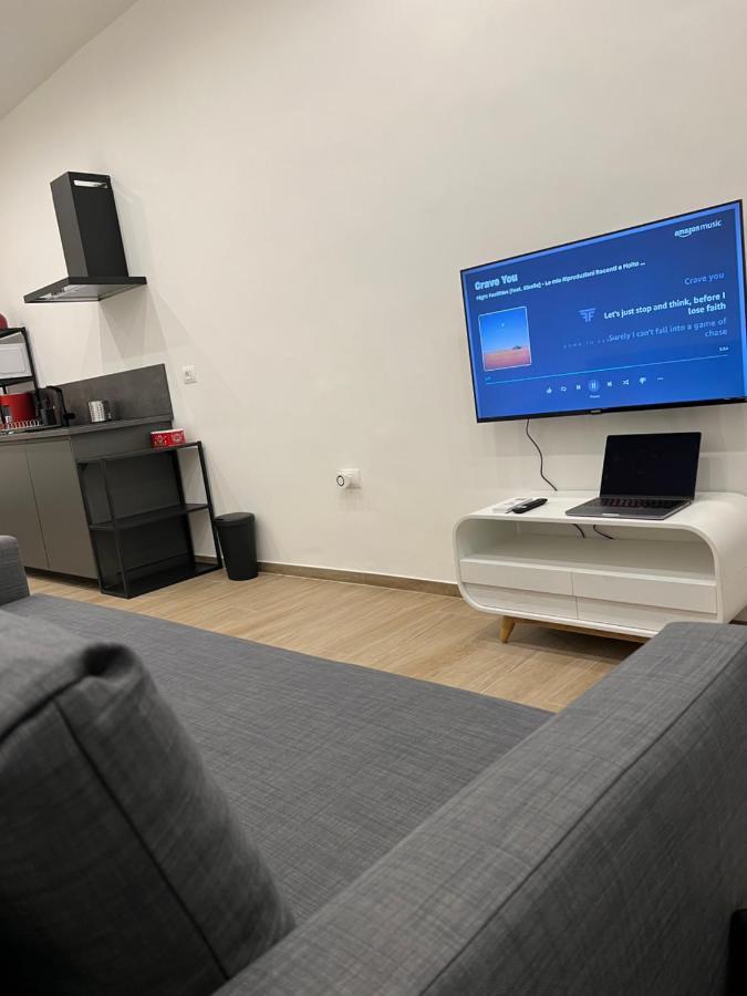 Citywise Vittorio - Independent Apartment Near Bari Central Station מראה חיצוני תמונה